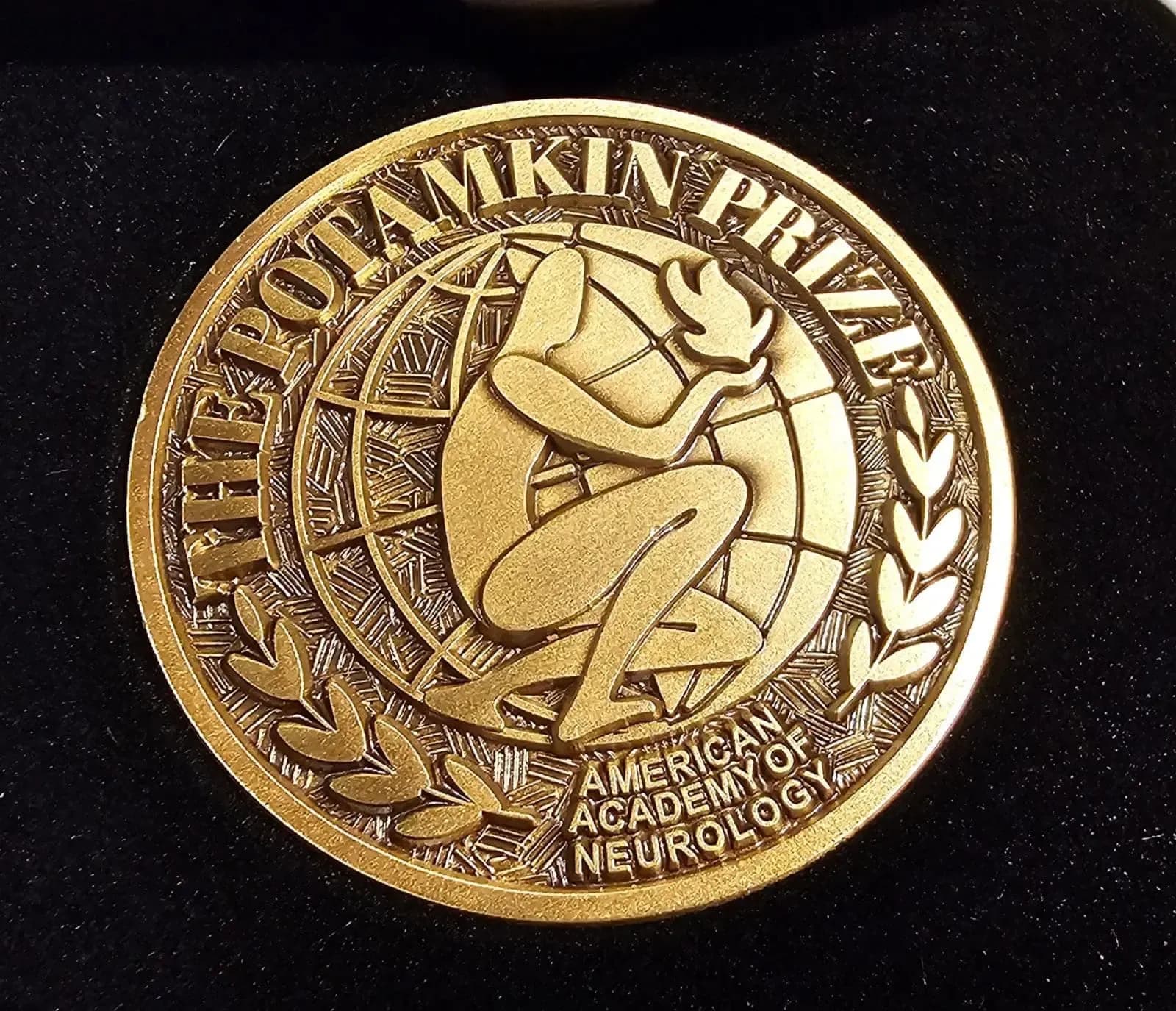 Médico de MDE Care recibe premio por lucha contra Alzheimer